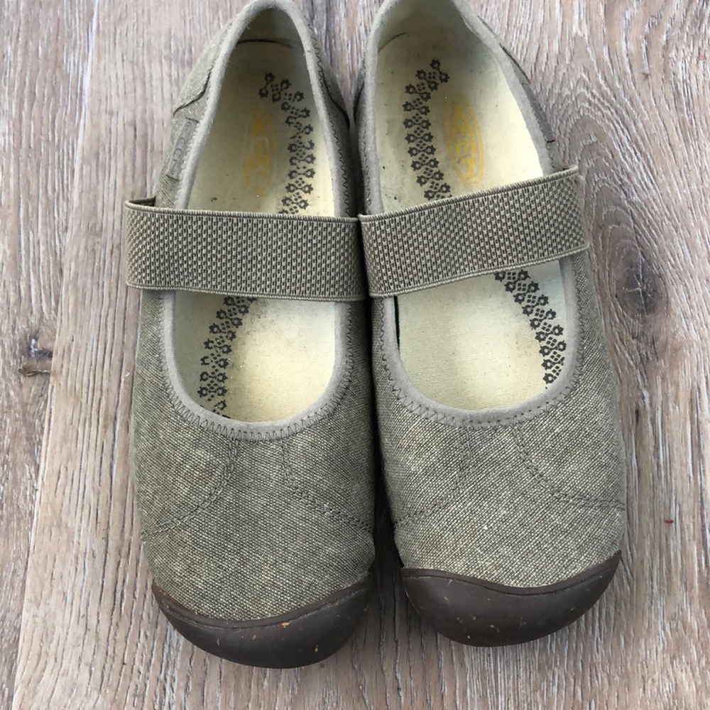 KEEN sienna women’s size 8